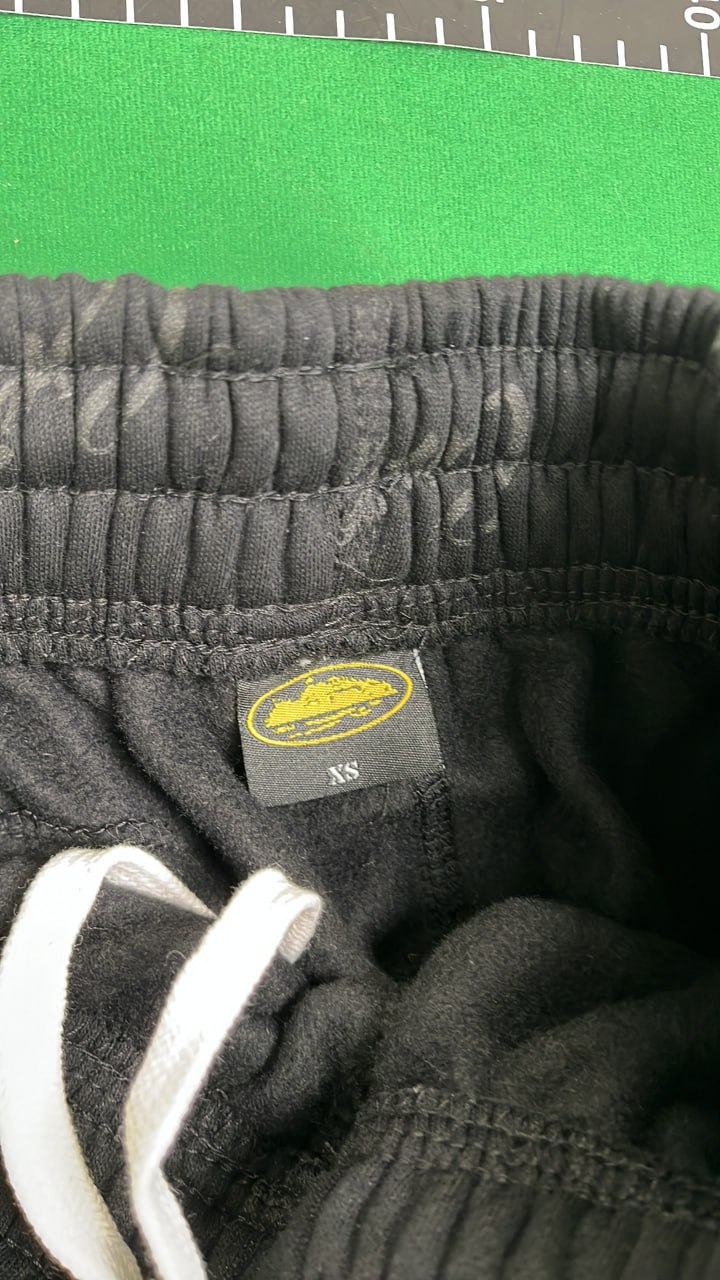   Corteiz Cortez Shorts [2 styles] -4